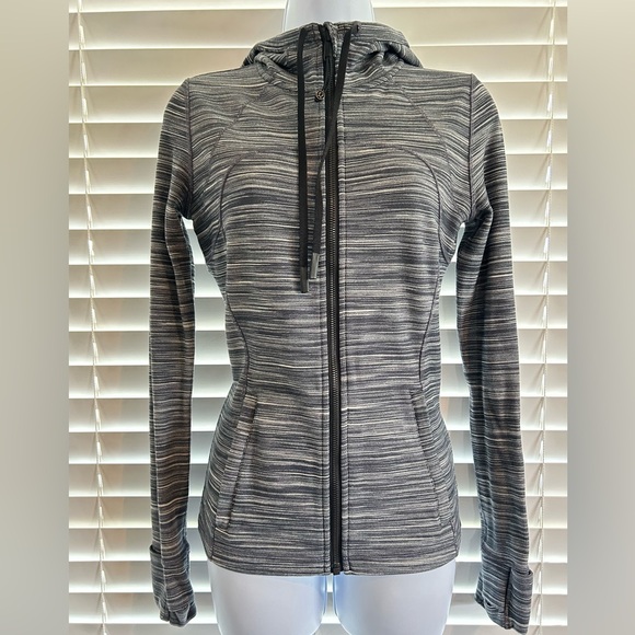 Lululemon Define Jacket with Hoodie, size 8, Excellent Condition, Black/White - Picture 9 of 9